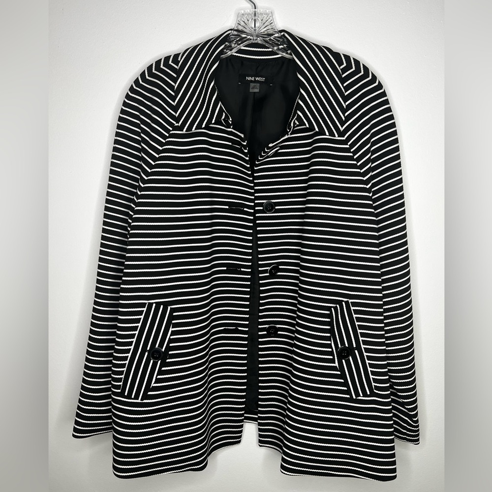 Nine West
Black Jacket